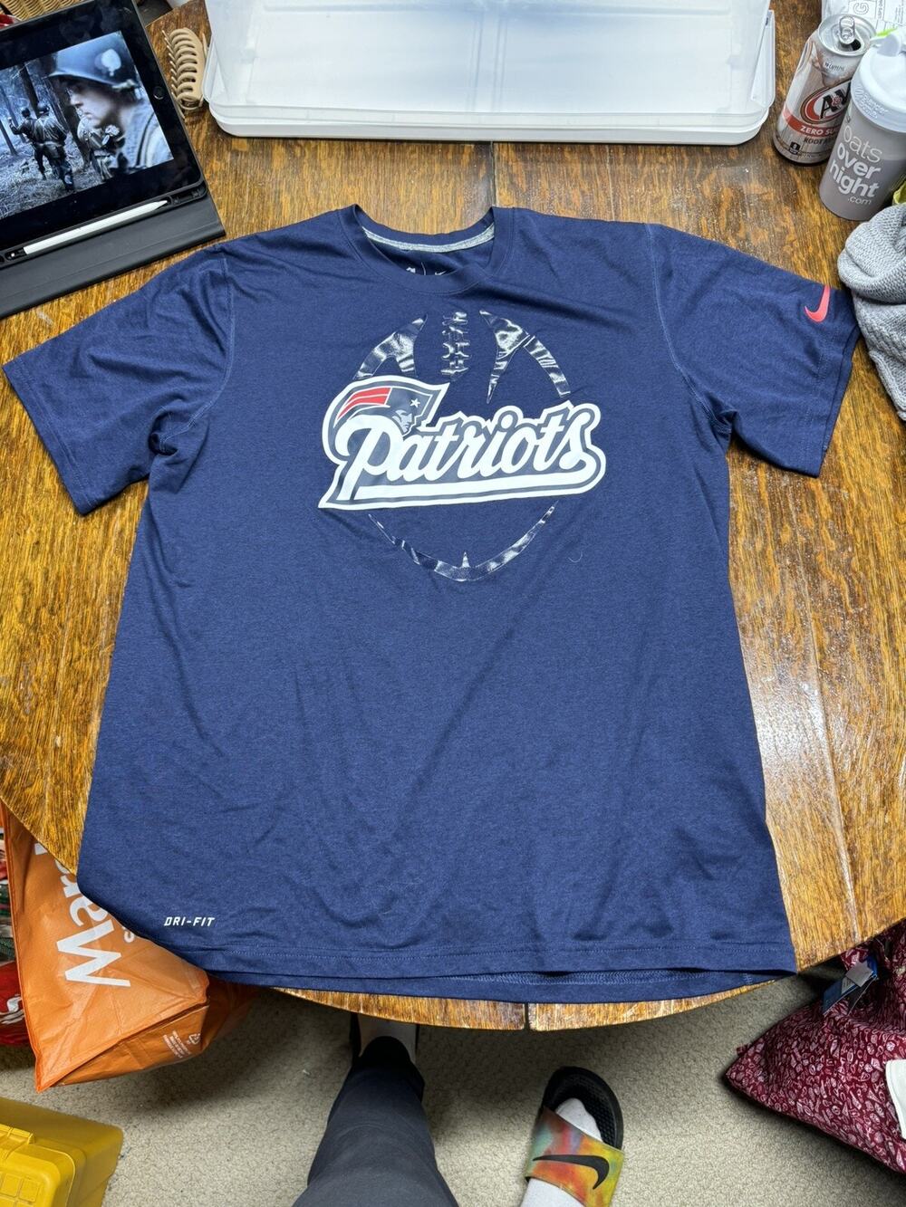 Nike New England Patriots T-Shirt Mens Size Large Blue NFL Football Big Logo